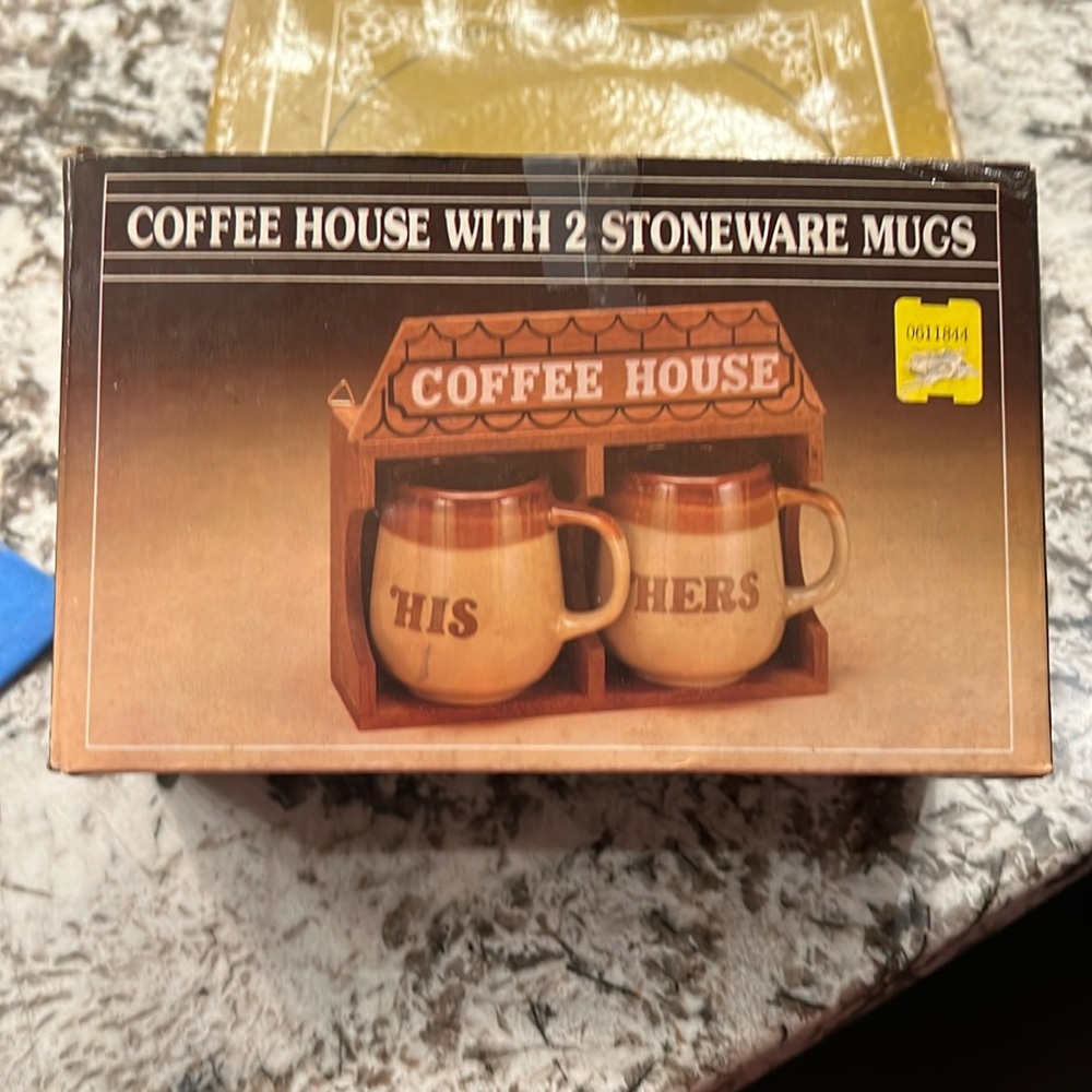 Two Coffee House with 2 vintage stoneware Mugs brown very rare